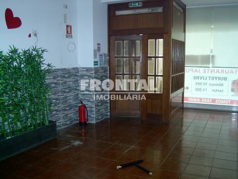 Loja para Comércio e Serviços – 147 m² | Águas Santas, Maia