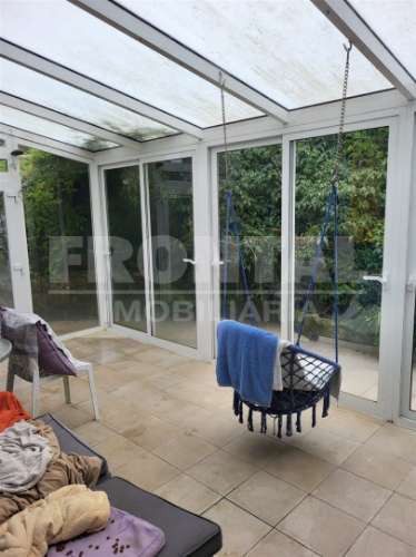 Propriedade com 2 Moradias, Piscina e Terreno