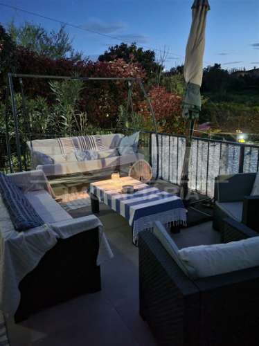 Propriedade com 2 Moradias, Piscina e Terreno