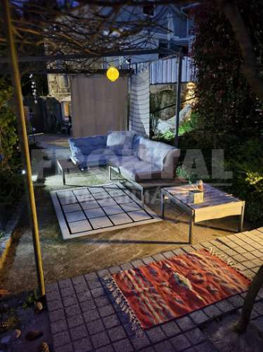 Propriedade com 2 Moradias, Piscina e Terreno