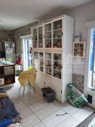 Propriedade com 2 Moradias, Piscina e Terreno