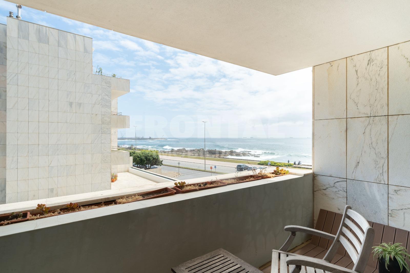 Apartamento T3+1 Frente Mar