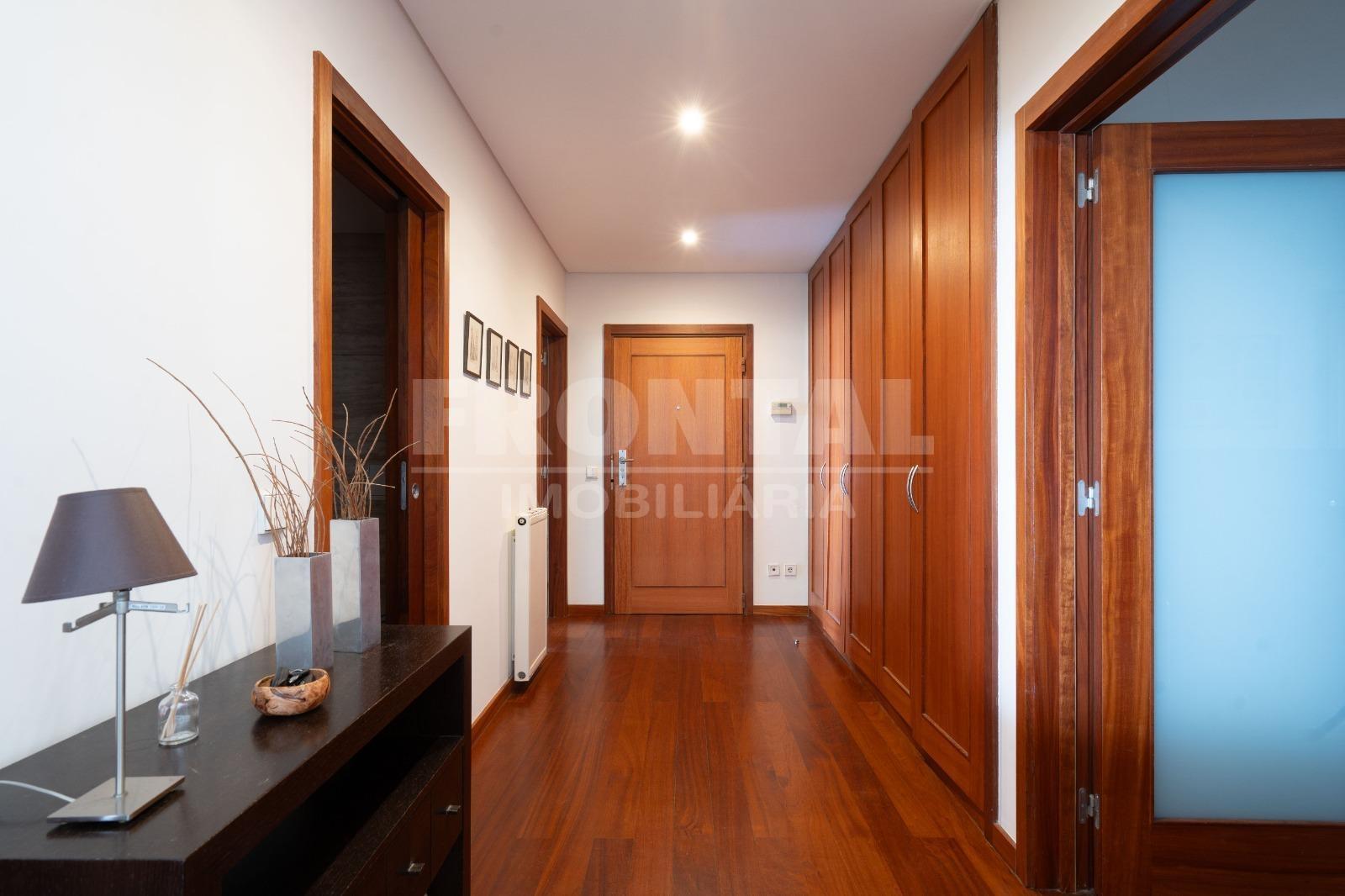 Apartamento T3+1 Frente Mar