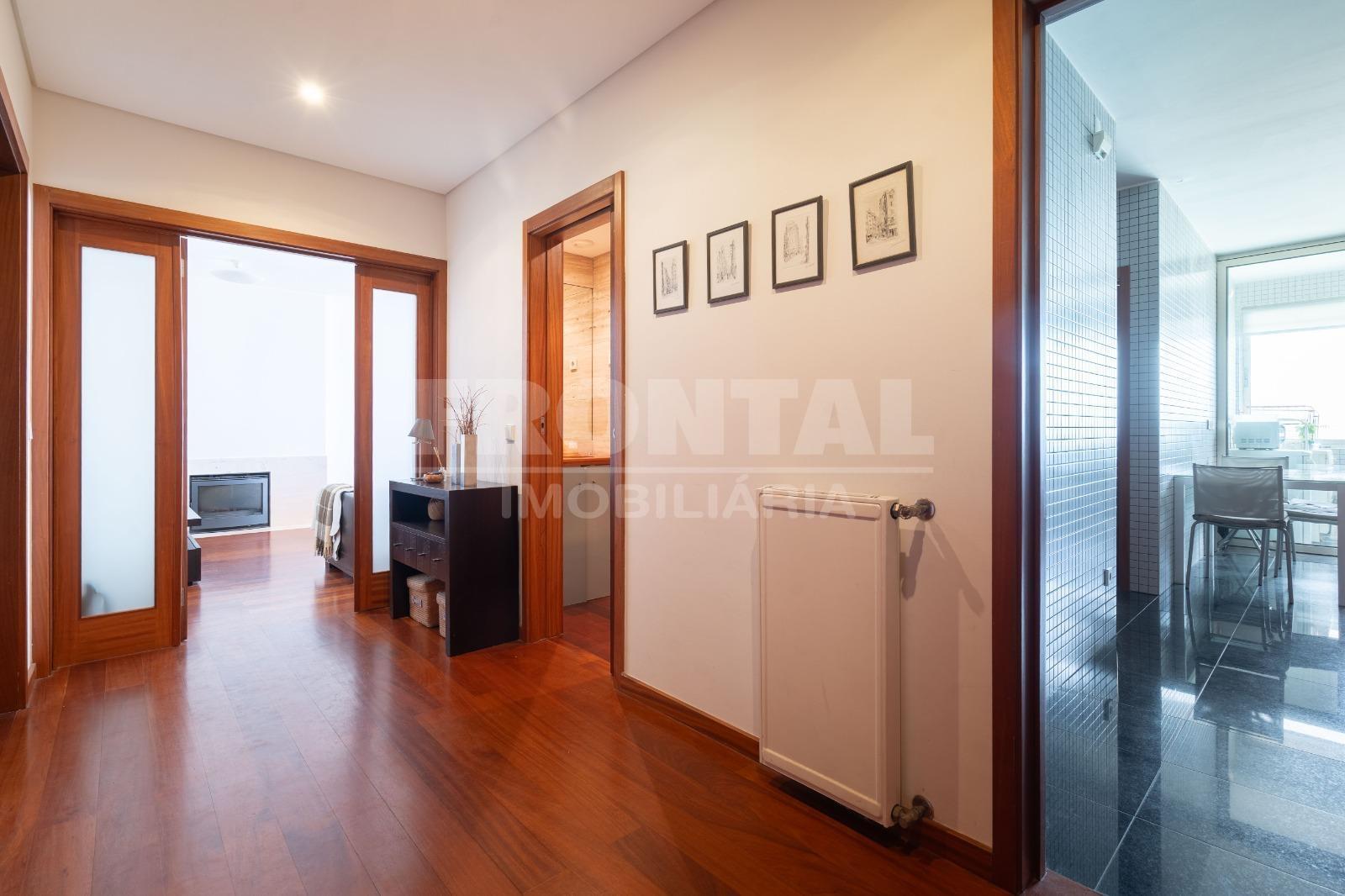 Apartamento T3+1 Frente Mar
