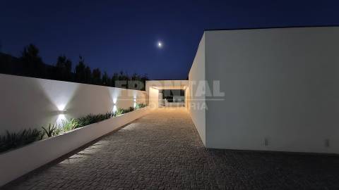 Moradia T3 Nova com Piscina - Sôpo