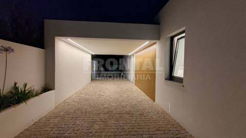 Moradia T3 Nova com Piscina - Sôpo