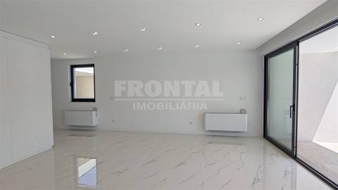 Moradia T3 Nova com Piscina - Sôpo