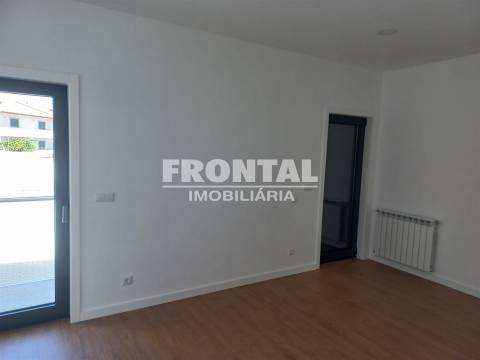 Moradia T4 Independente - 244 m2 | Centro de Mirandela, Bragança