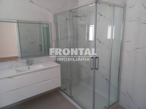 Moradia T4 Independente - 244 m2 | Centro de Mirandela, Bragança