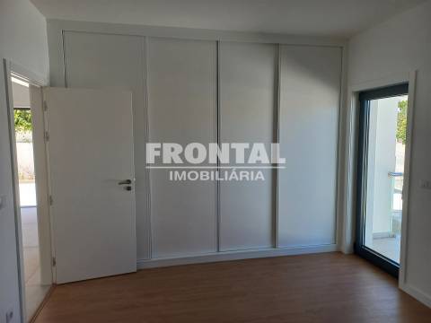 Moradia T4 Independente - 244 m2 | Centro de Mirandela, Bragança