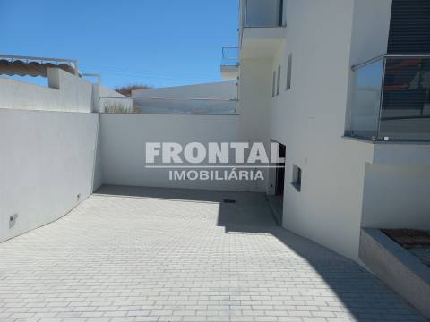 Moradia T4 Independente - 244 m2 | Centro de Mirandela, Bragança