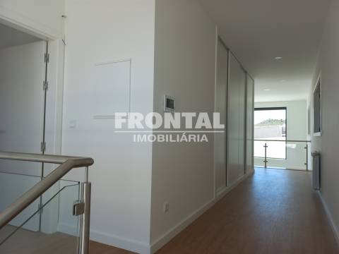 Moradia T4 Independente - 244 m2 | Centro de Mirandela, Bragança