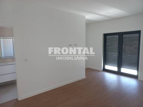 Moradia T4 Independente - 244 m2 | Centro de Mirandela, Bragança