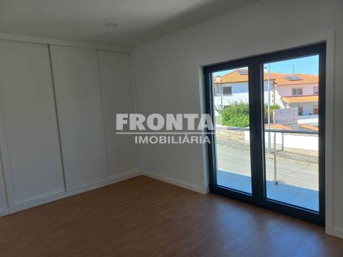 Moradia T4 Independente - 244 m2 | Centro de Mirandela, Bragança
