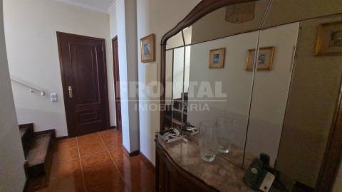 Moradia T3 com Terraços, Jardim e Muita Luz Natural – Grijó