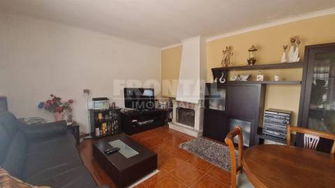 Moradia T3 com Terraços, Jardim e Muita Luz Natural – Grijó