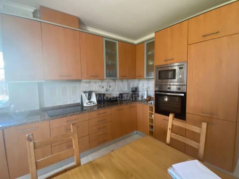 Moradia T3 com Terraços, Jardim e Muita Luz Natural – Grijó