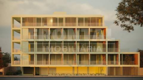 Apartamento T1 com Jardim Privativo e Garagem – Costa Cabral, Paranhos, Porto