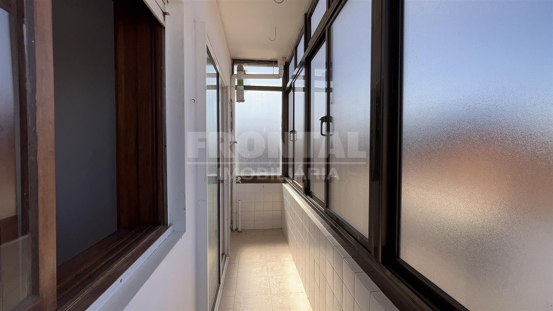 Apartamento T2 com Varanda &#124; Campanhã, Porto