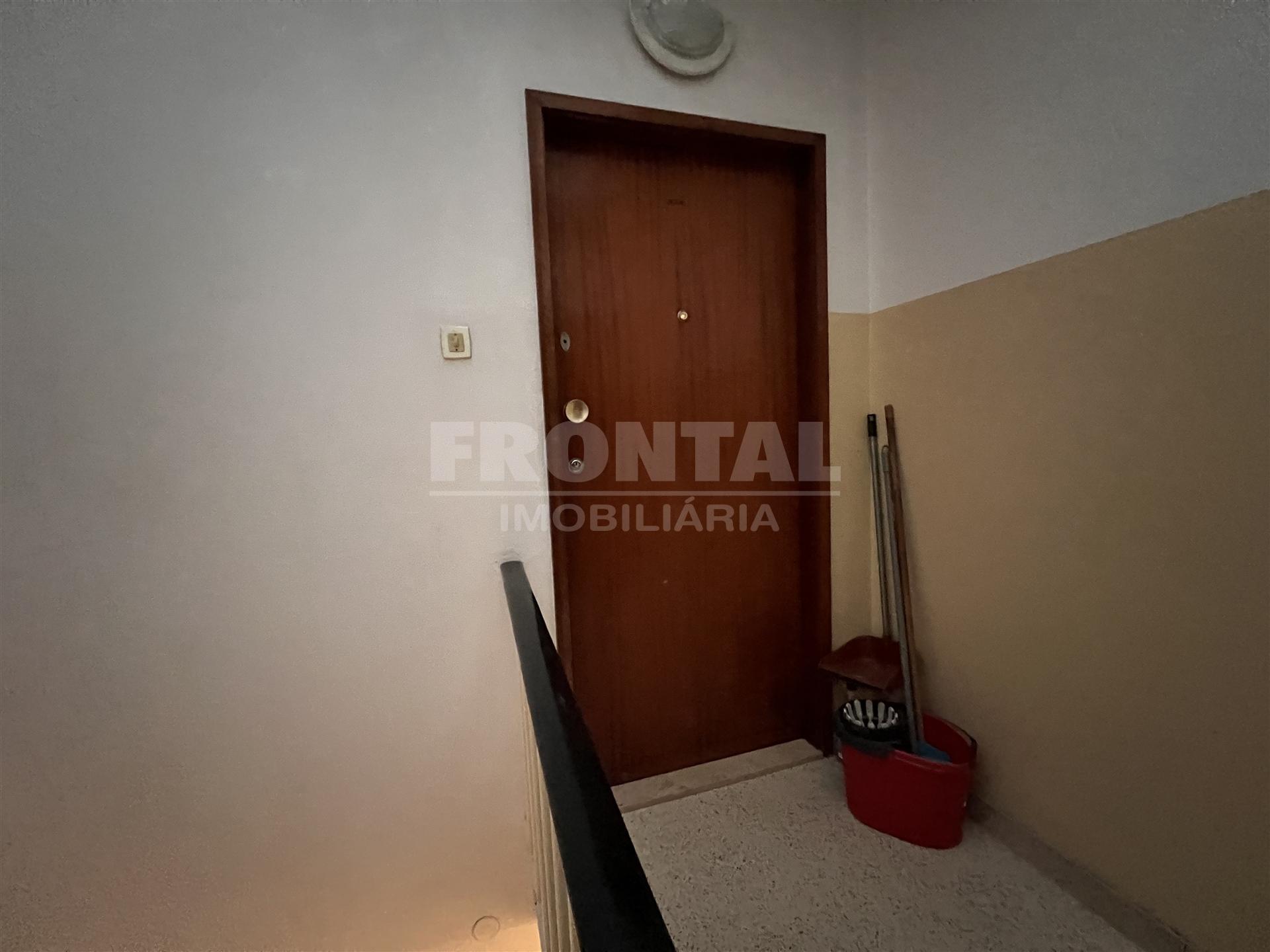 Apartamento T2 com Varanda &#124; Campanhã, Porto