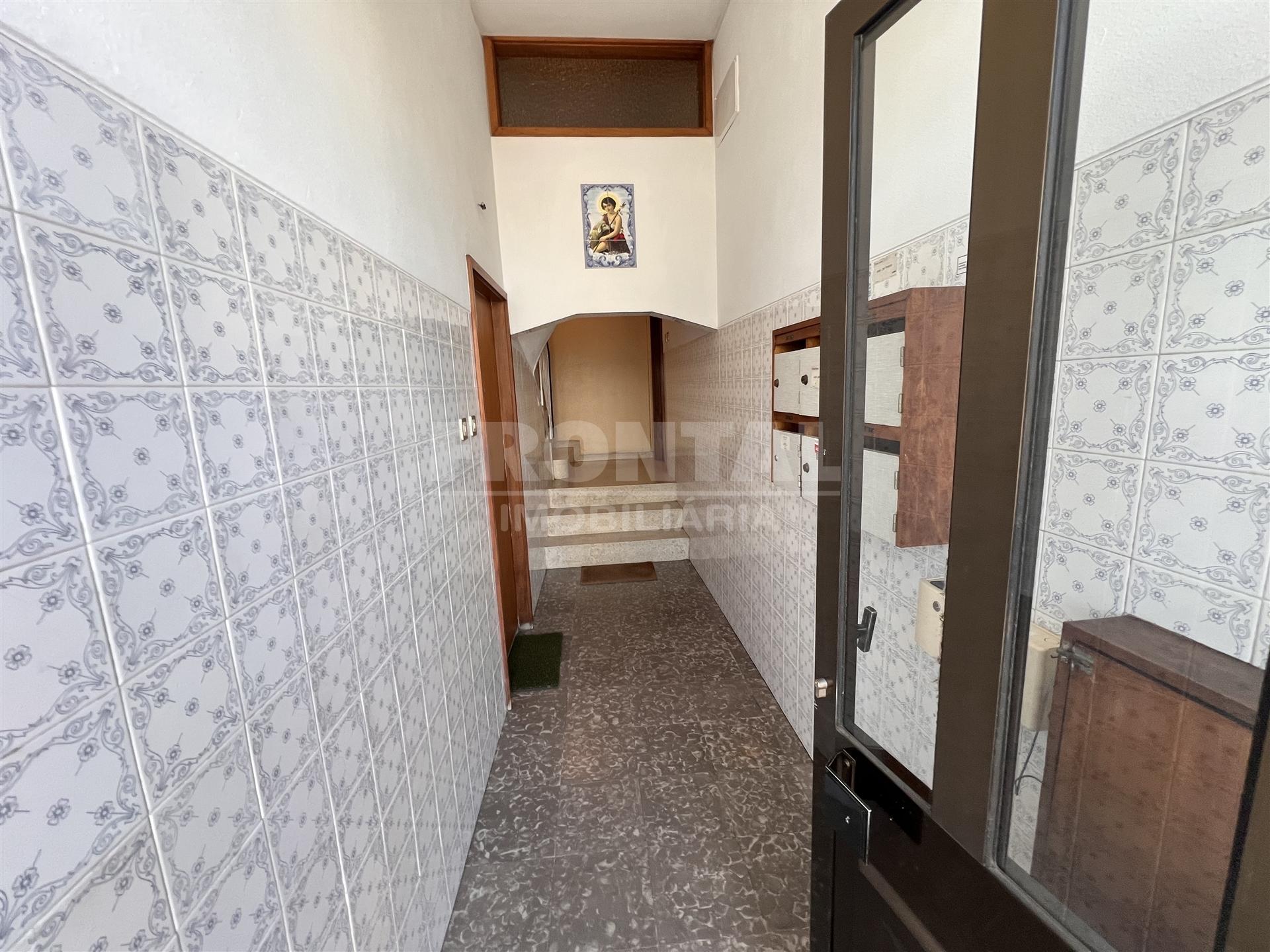 Apartamento T2 com Varanda &#124; Campanhã, Porto