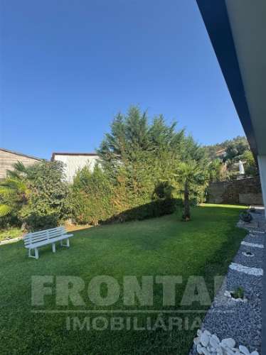 Moradia T3 + Espaço para Eventos - Santo Tirso, Porto