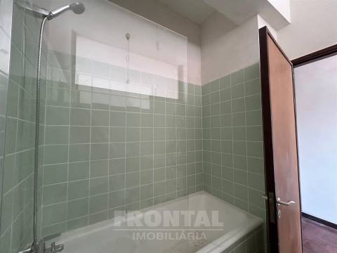 Arrendamento T4 – Centro do Porto (130 m²)