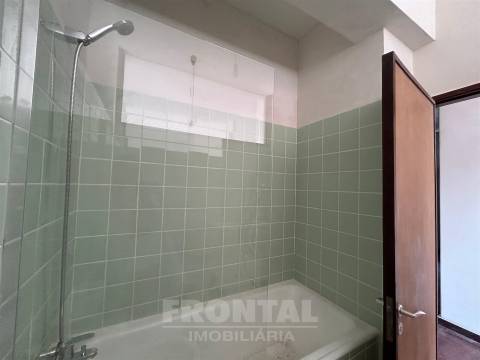 Arrendamento T4 – Centro do Porto (130 m²)