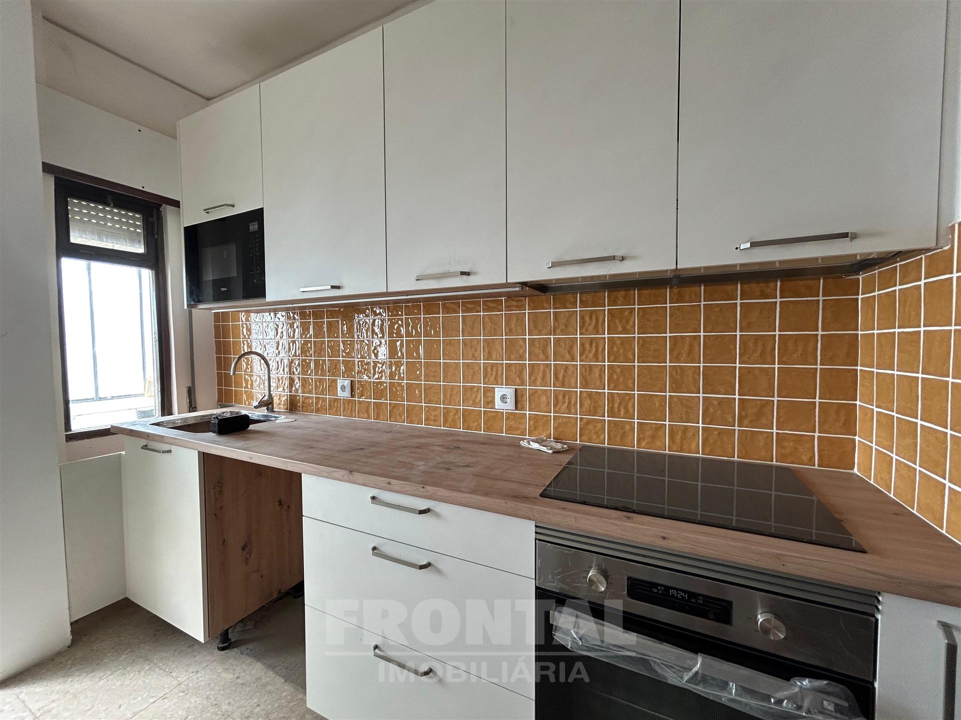 Arrendamento T4 – Centro do Porto (130 m²)
