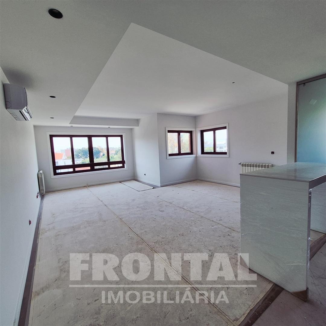 Apartamento T3 na Circunvalação