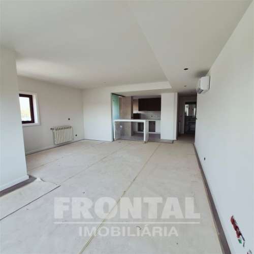 Apartamento T3 na Circunvalação