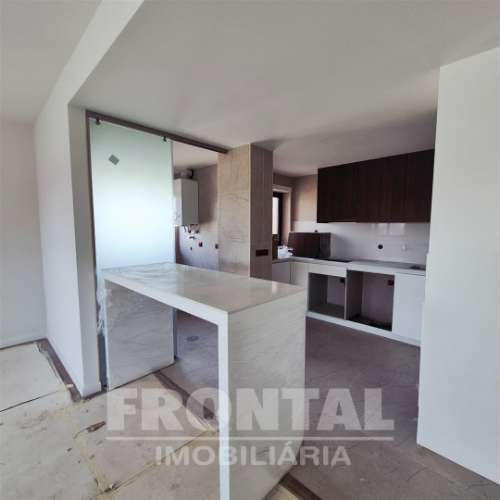 Apartamento T3 na Circunvalação