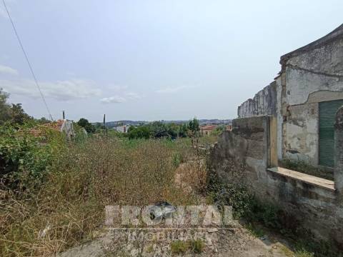 Moradia T2 Para Reabilitar Gueifães – Cidade da Maia