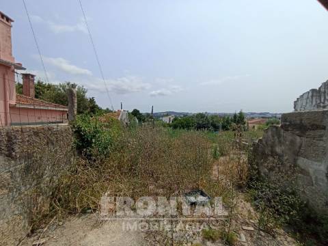 Moradia T2 Para Reabilitar Gueifães – Cidade da Maia