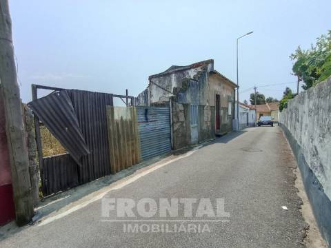 Moradia T2 Para Reabilitar Gueifães – Cidade da Maia