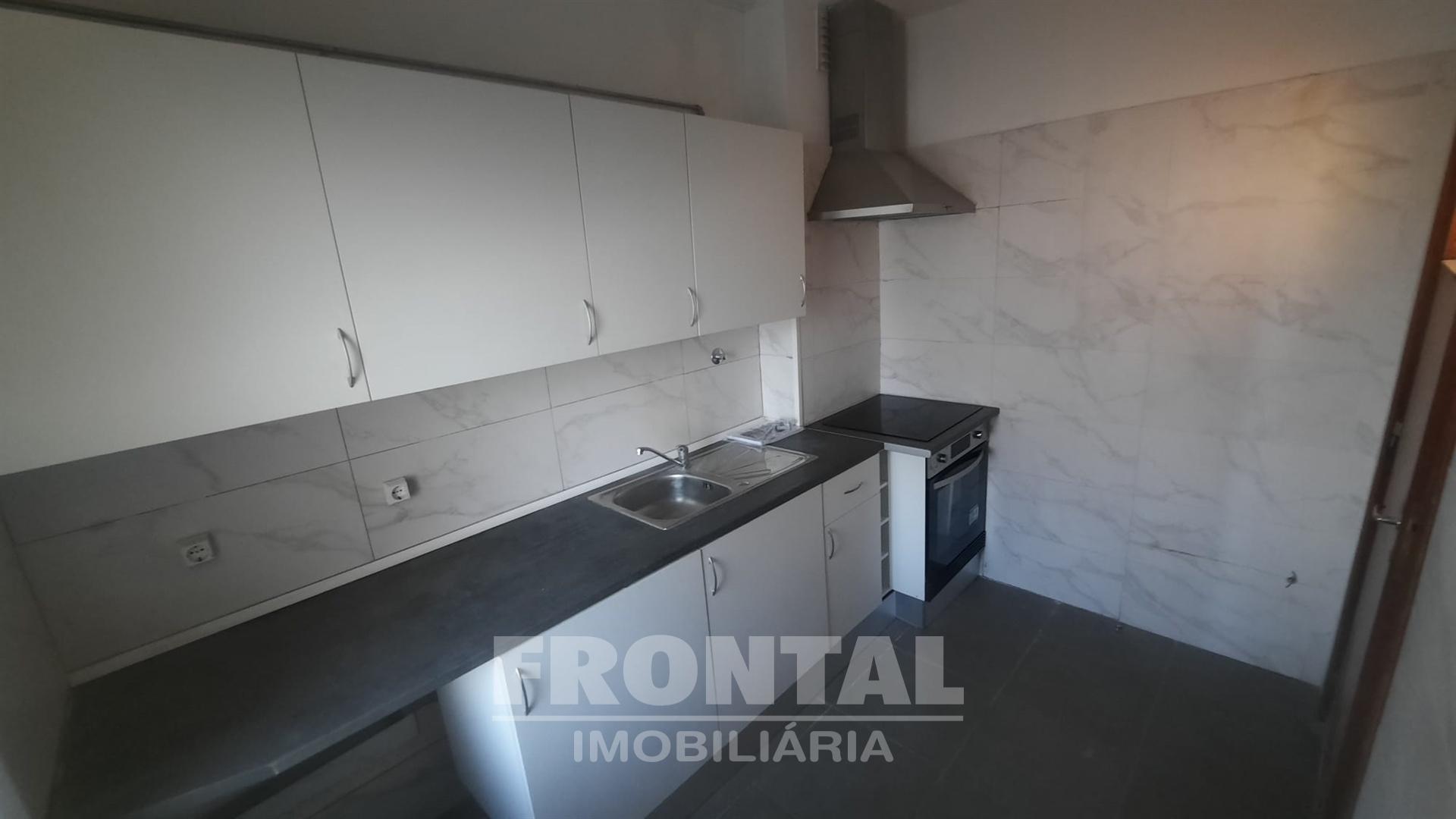 Apartamento T2 com 2 Frentes, Varandas e Lugar de Garagem | Gondomar, Porto