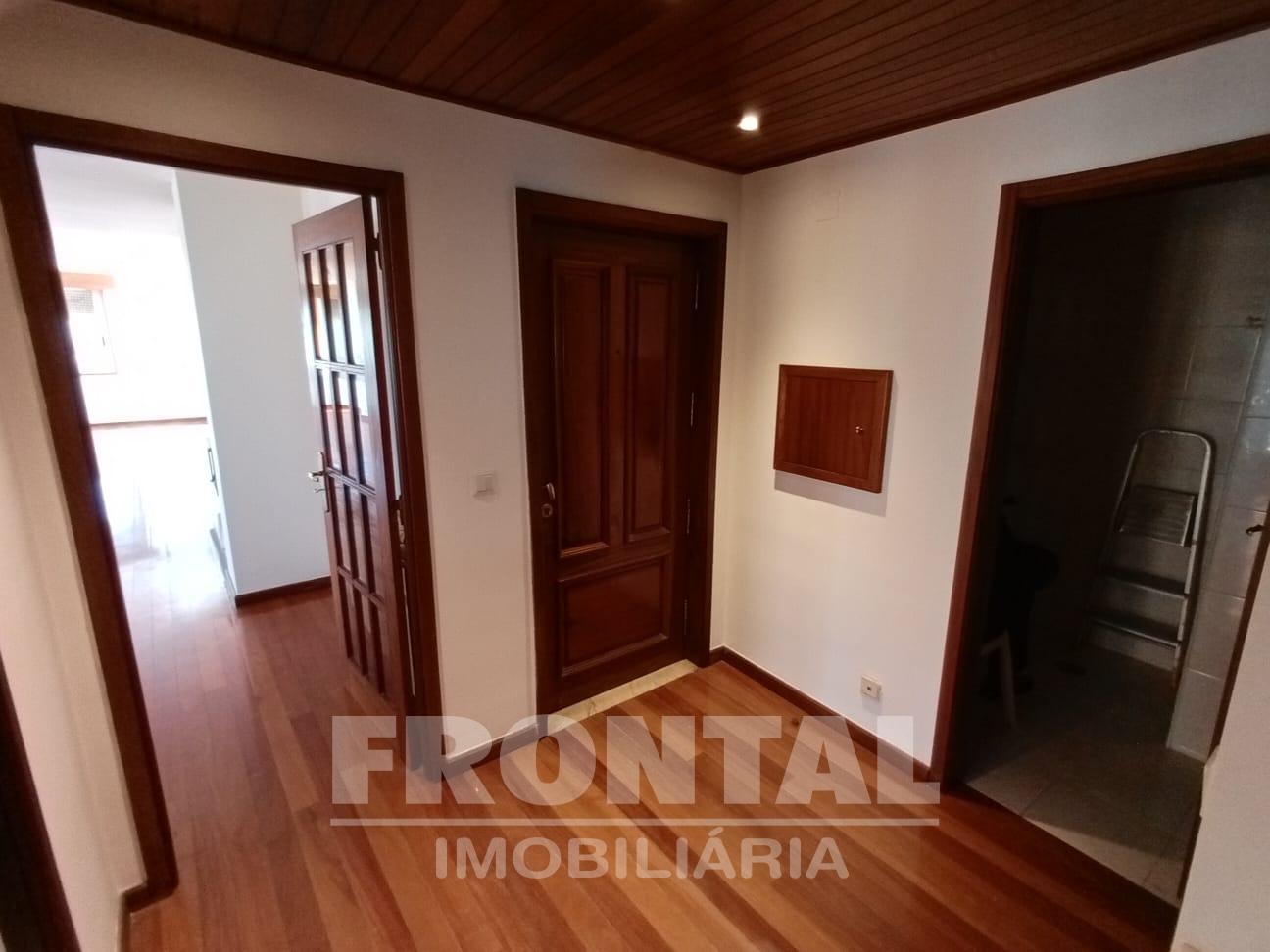 Apartamento T3 (7º Andar) + Garagem + Vistas Mar | Matosinhos Sul, Porto