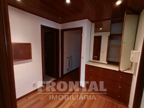 Apartamento T3 (7º Andar) + Garagem + Vistas Mar | Matosinhos Sul, Porto