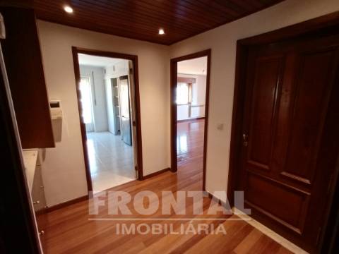 Apartamento T3 (7º Andar) + Garagem + Vistas Mar | Matosinhos Sul, Porto