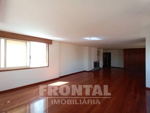 Apartamento T3 (7º Andar) + Garagem + Vistas Mar | Matosinhos Sul, Porto