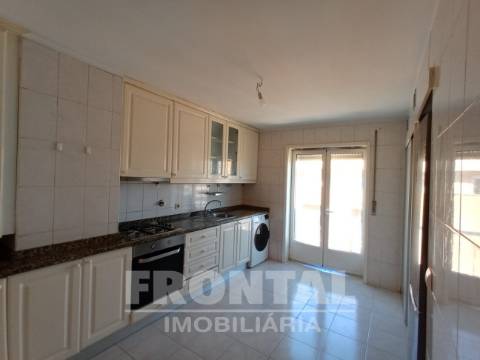 Apartamento T3 (7º Andar) + Garagem + Vistas Mar | Matosinhos Sul, Porto