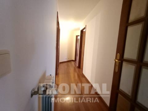 Apartamento T3 (7º Andar) + Garagem + Vistas Mar | Matosinhos Sul, Porto