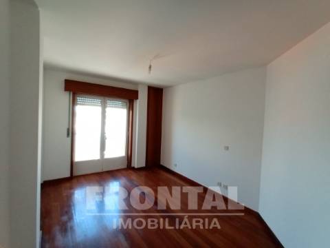 Apartamento T3 (7º Andar) + Garagem + Vistas Mar | Matosinhos Sul, Porto