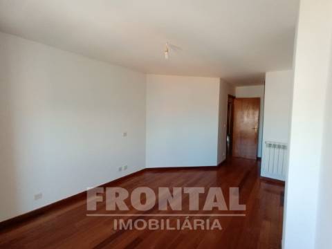 Apartamento T3 (7º Andar) + Garagem + Vistas Mar | Matosinhos Sul, Porto
