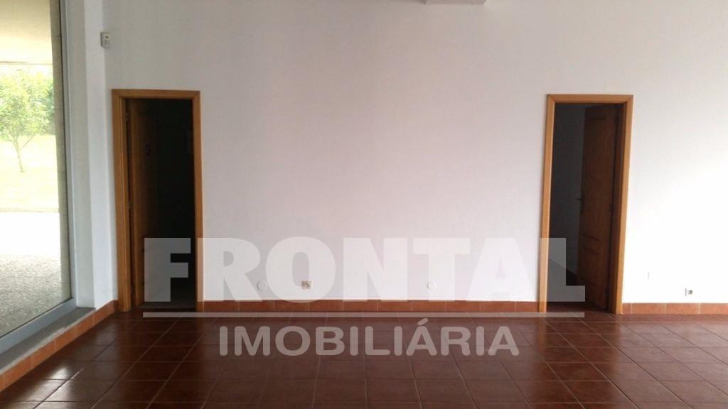 Loja de Gaveto com Estacionamento | Pólo Universitário, Pedrouços, Porto