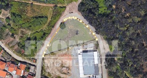 Terreno com Projeto Aprovado - 2.600 m² | São Pedro da Cova, Porto