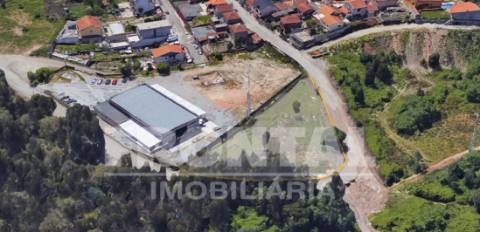 Terreno com Projeto Aprovado - 2.600 m² | São Pedro da Cova, Porto