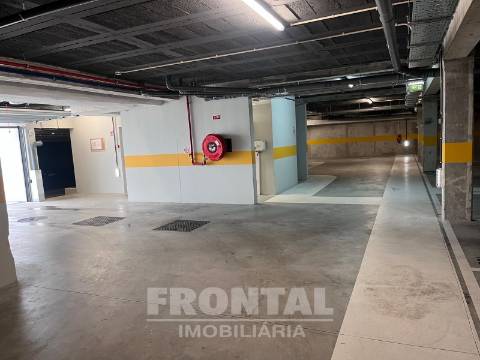 Apartamento T0 com Garagem e Elevador | Costa Cabral, Paranhos, Porto