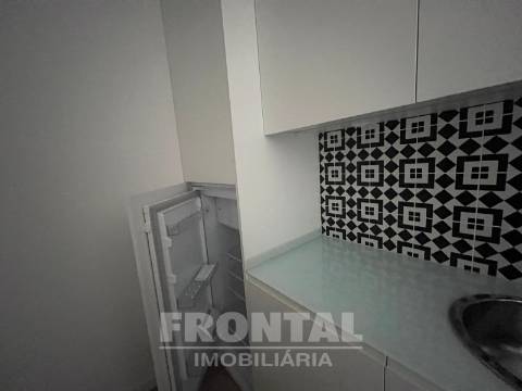 Apartamento T0 com Garagem e Elevador | Costa Cabral, Paranhos, Porto