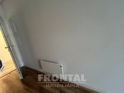 Apartamento T0 com Garagem e Elevador | Costa Cabral, Paranhos, Porto